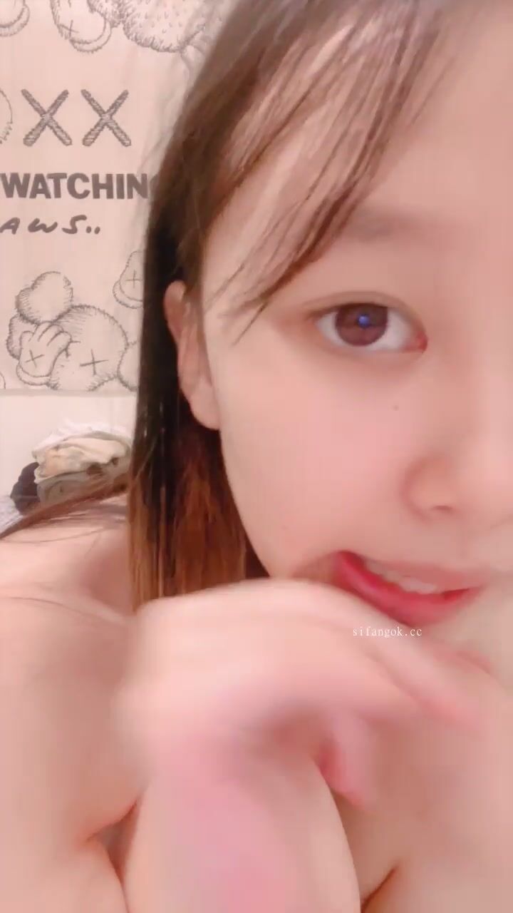 ⚫️清纯学生妹【06年的嫂子】反差的一面，脸穴同框打炮自慰，人瘦逼肥5