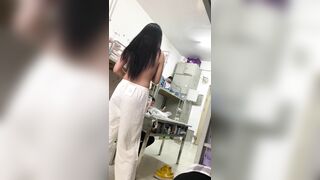 【学生宿舍偷拍】偷拍同学宿舍 全裸换衣服！2