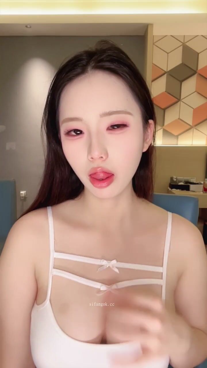 G乳尤物被干【九儿妹妹】多场舌吻吃鸡舔逼无套啪啪干爽~6