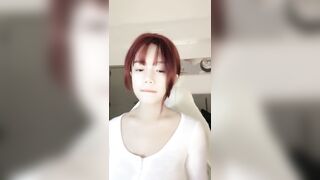 巨乳学妹【危险纯欲体 】奶子相当大大屌狂插自慰喷水！~