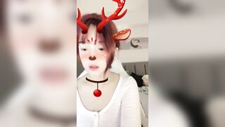 巨乳学妹【危险纯欲体 】奶子相当大大屌狂插自慰喷水！~