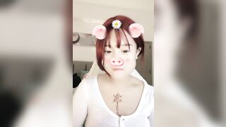 巨乳学妹【危险纯欲体 】奶子相当大大屌狂插自慰喷水！~3