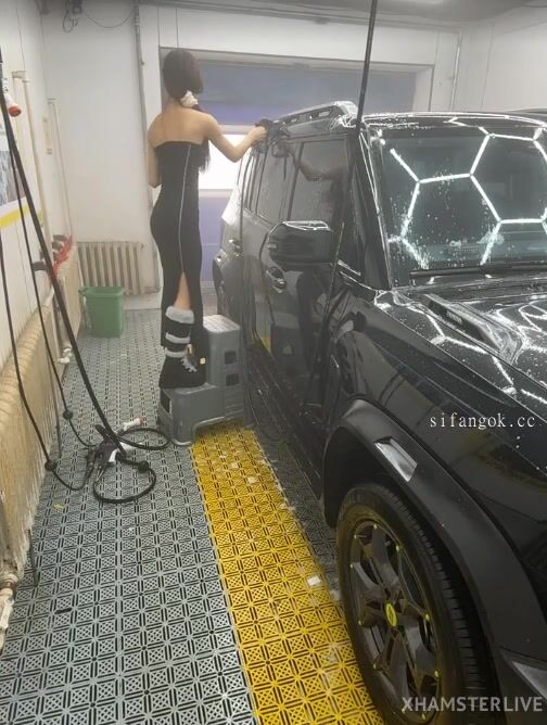 骚逼御姐【BBA】开着捷途旅行者玩户外露出，绿茶脸，奶子圆，卖逼赚钱换奔驰大G0