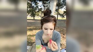 骚逼御姐【BBA】开着捷途旅行者玩户外露出，绿茶脸，奶子圆，卖逼赚钱换奔驰大G5
