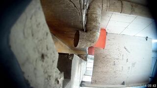 最新流出 服装厂女厕偷拍粉红色工衣的厂妹