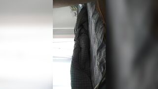 2022.2.8，【爱情故事】，良家情人，固定炮友，今天发骚想挨操，床边抠穴舌吻调情啪啪，丰乳肥臀，淫液喷涌浪叫不止